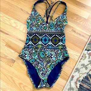 Mossimo swimsuit V-neck scrappy back
